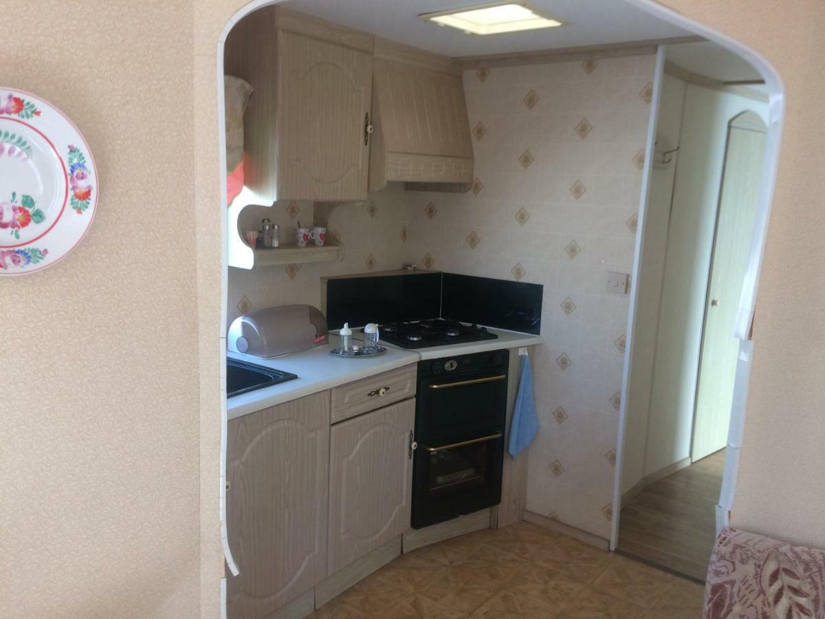 Kupai Apartman Apartment Tiszaujvaros Bagian luar foto